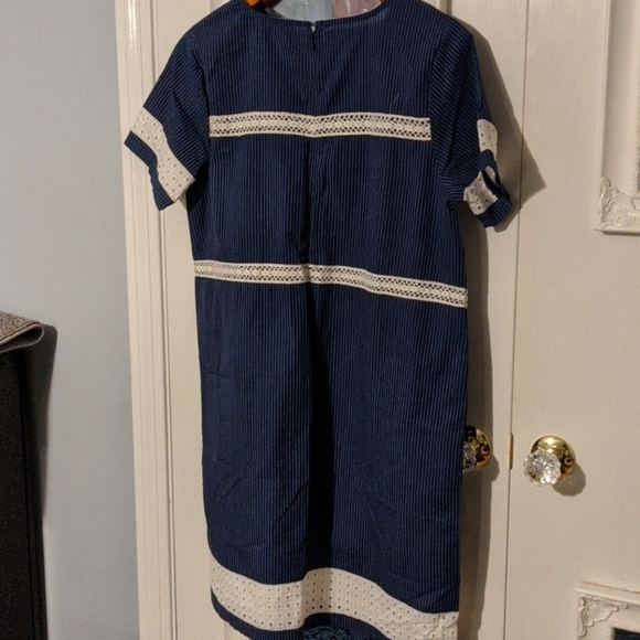NWT Blue Pinstripe Crochet Eyelet Lace Shift Dress Large - Picture 2 of 2